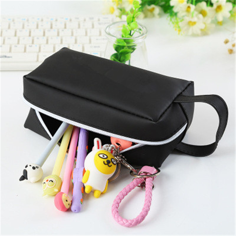 Large-capacity pencil case